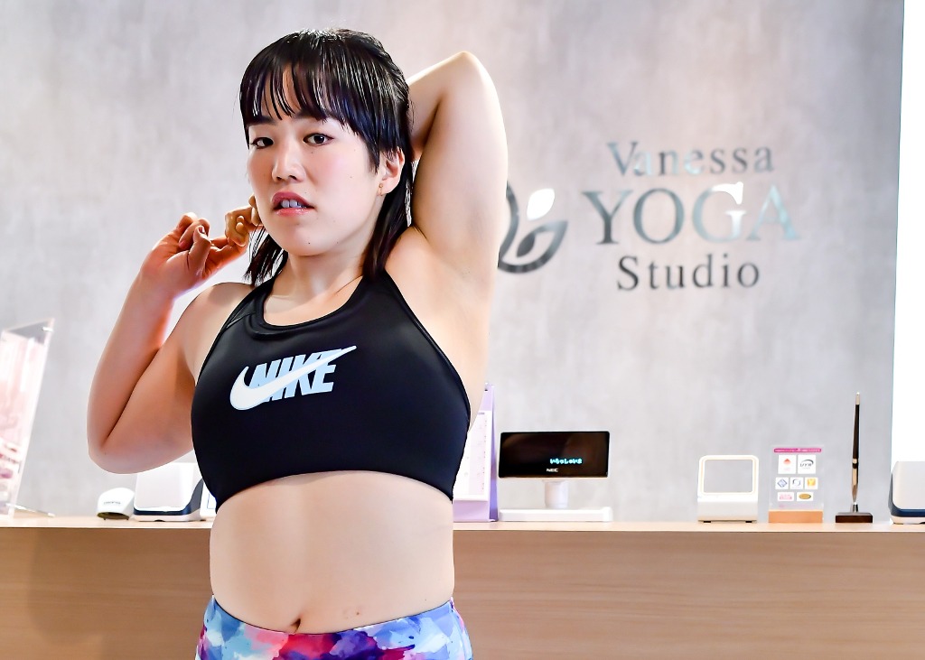 「火曜ドラマ『持続可能な恋ですか？～父と娘の結婚行進曲～』」にヨガのカリスマインストラクター・MIKAKO役で出演する、ゆりやんレトリィバァ。(c)TBS