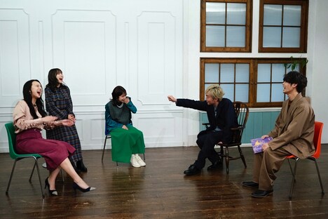 座談会のワンシーン。(c)ABCテレビ