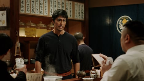 CM「酒場育ちの2つの味」編のワンシーン。
