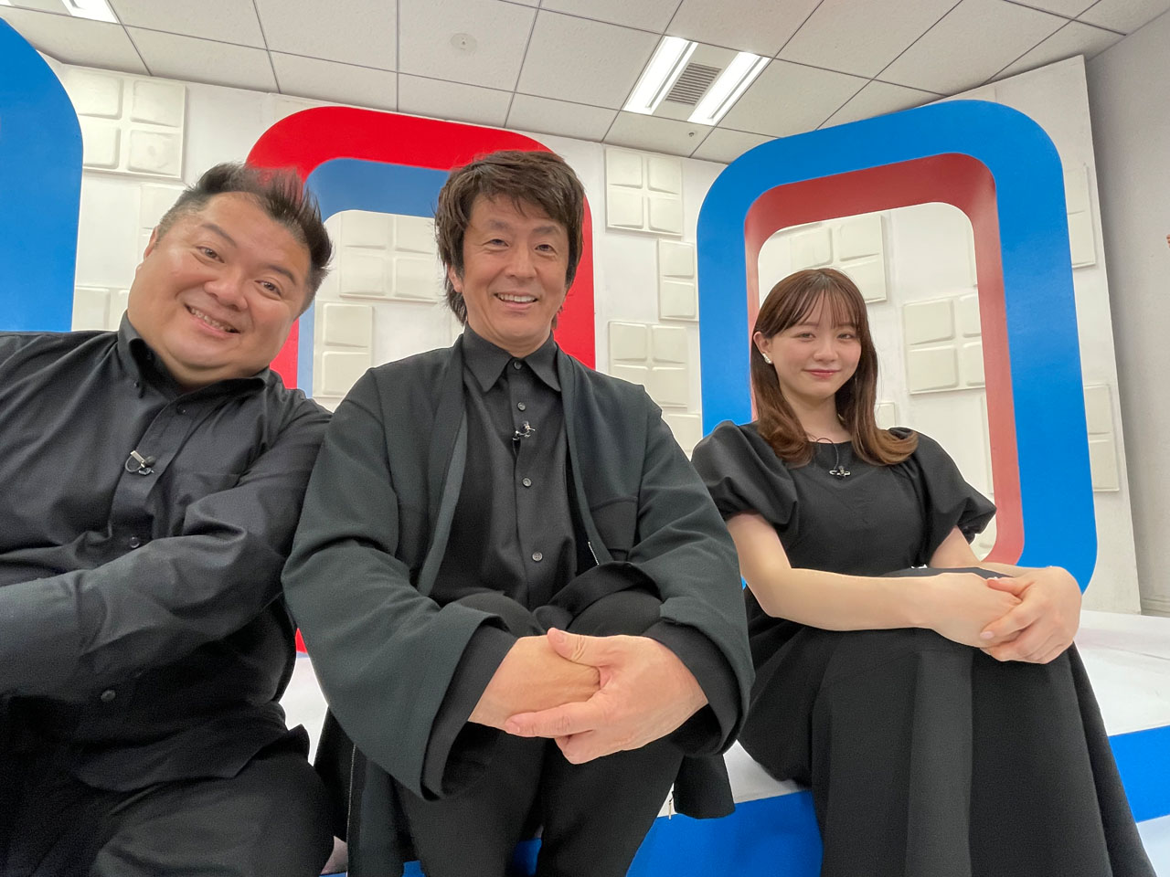 左からブラックマヨネーズ小杉、ネプチューン堀内、森香澄（テレビ東京アナウンサー）。