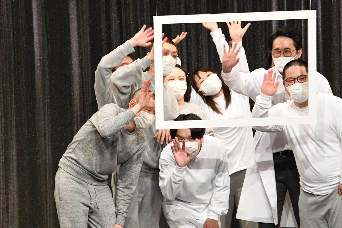 みんな輝いてるよ シソンヌじろうの初企画 話下手たちが心合わせてコント ライブレポート 写真17枚 お笑いナタリー