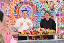 MCの（左から）アンタッチャブル山崎、ロンドンブーツ1号2号・田村淳。(c)テレビ朝日