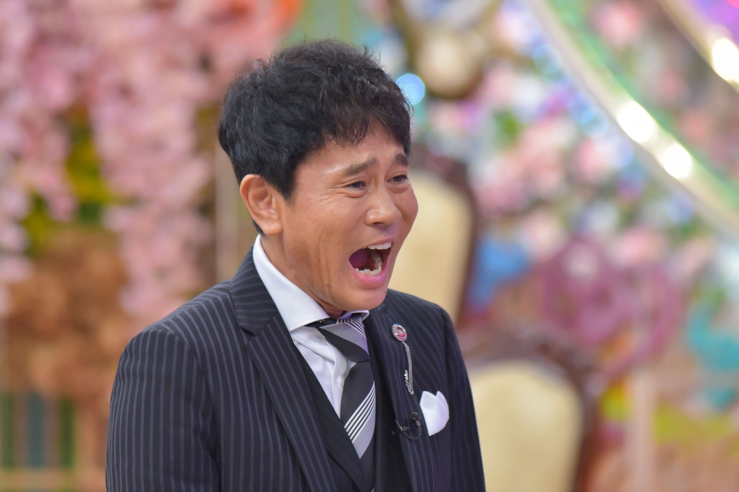 MCの浜田雅功。