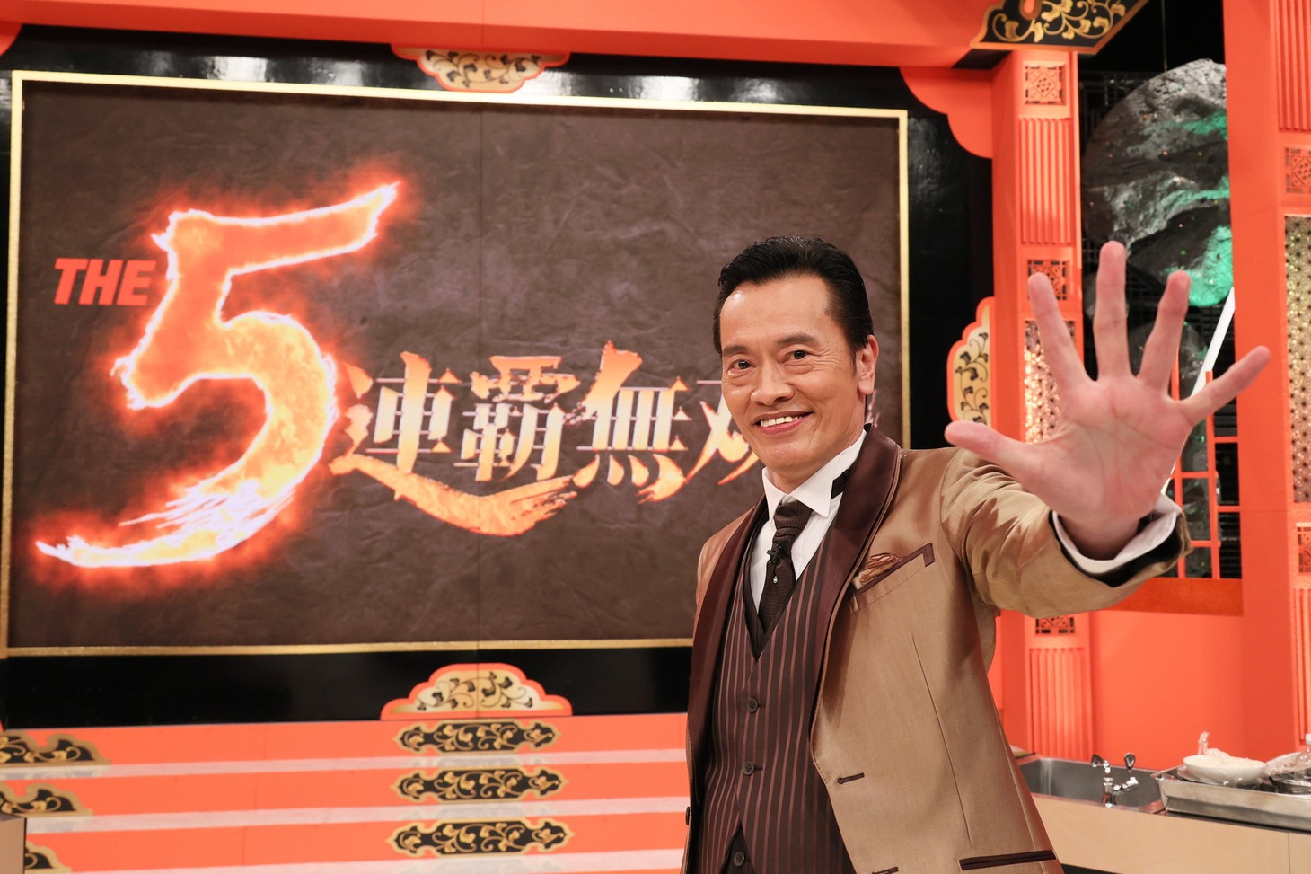 遠藤憲一 (c)読売テレビ