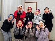 創業1928年の老舗メーカー・株式会社イトオーの職員と大林ひょと子。