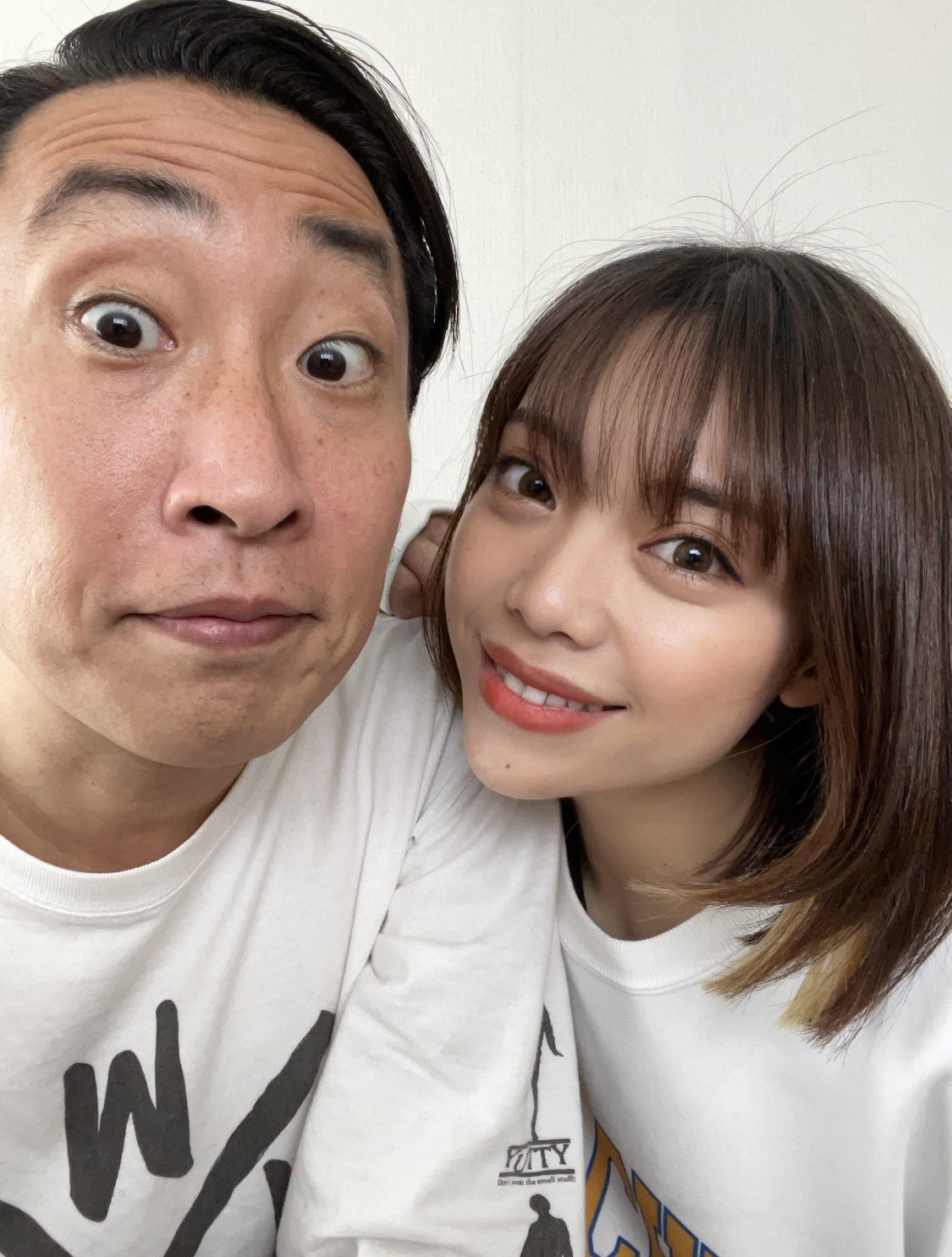 結婚を発表した、ゆってぃと石川あんな。