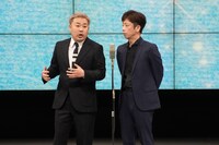 「千穐楽壱回目」トリを務めたフットボールアワー。