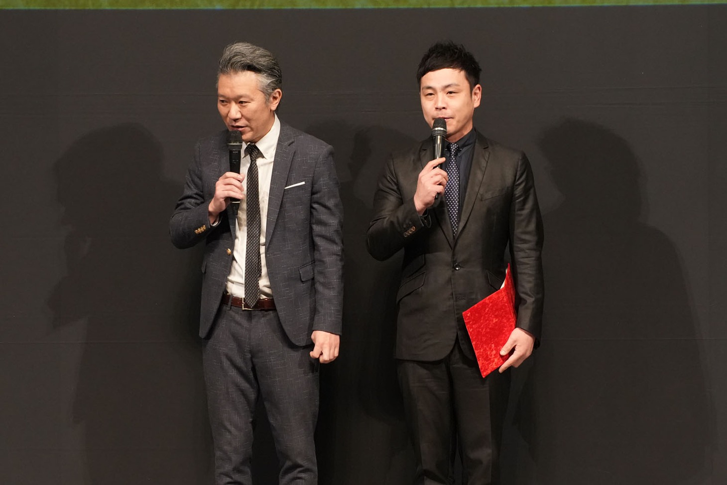 幕間SPでMCを務めたモンスターエンジン。