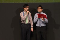 幕間SPのMCを務めたこがけん（左）、おいでやす小田（右）。