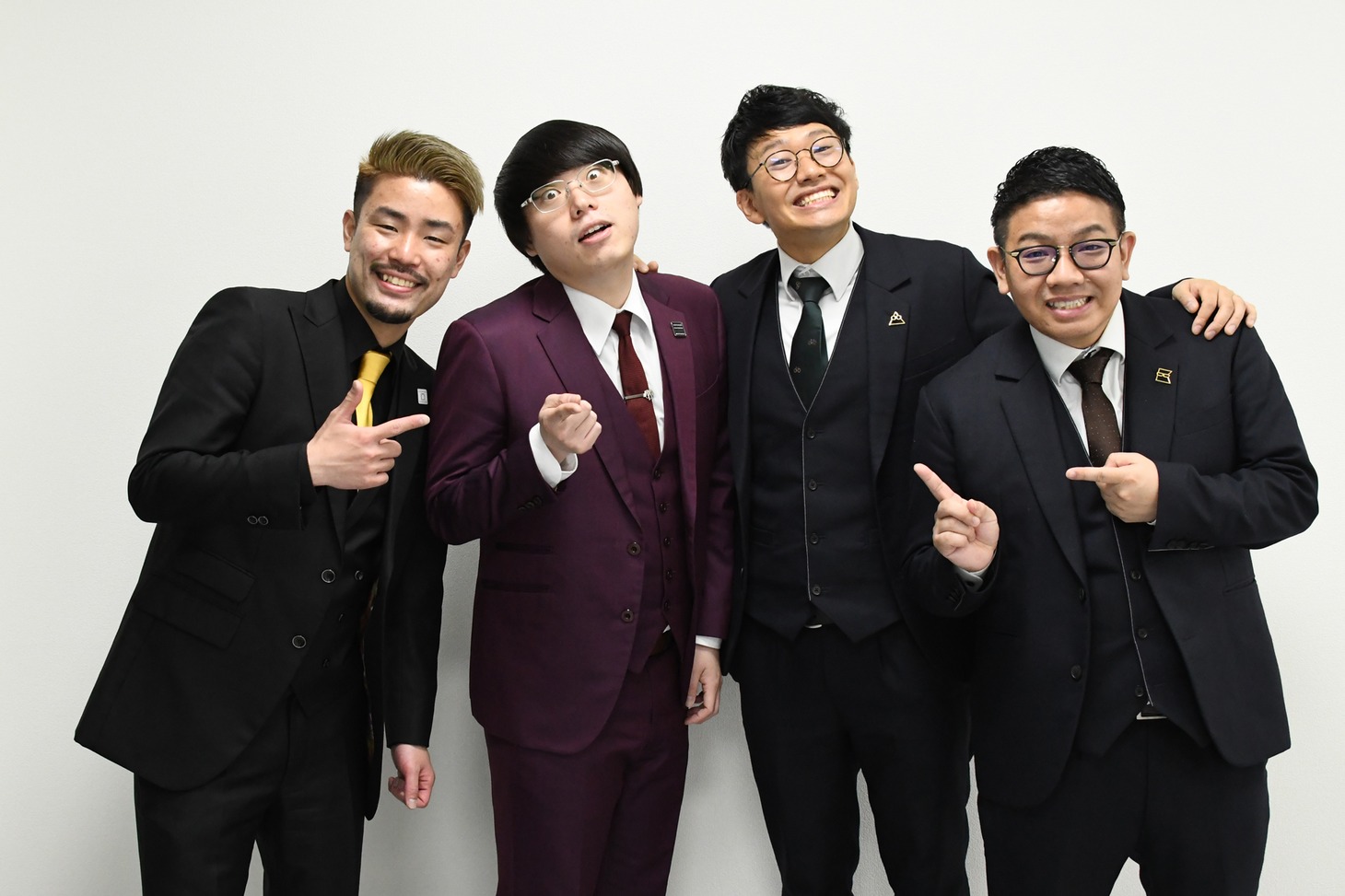 ももとミキ。左から、まもる。、せめる。、亜生、昴生。