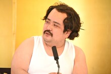 空気階段・鈴木もぐら