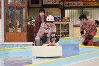 （左から）霜降り明星せいや、ハナコ岡部、チョコレートプラネット松尾。(c)フジテレビ