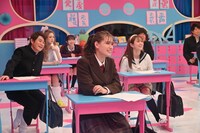 生徒たちの様子。(c)フジテレビ