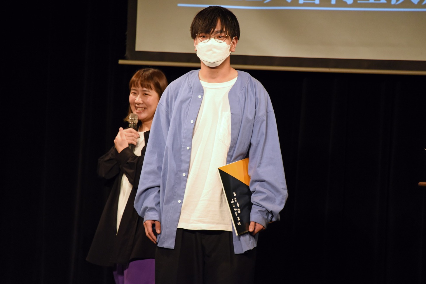 「大行烈 WEL大喜利王決定戦」に出場した金の国・桃沢。