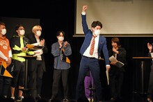 「大行烈 WEL大喜利王決定戦」で土佐兄弟・有輝が優勝した瞬間。