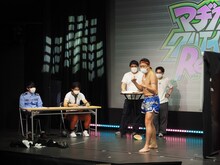 ムエタイ選手の姿となったキック。