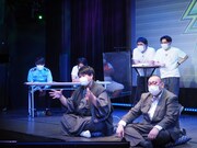 怖い話対決を繰り広げる（手前左から）ありがとう・ぁみ、街裏ぴんく。