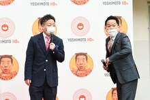 大きい声を出す直前のダイアン津田（右）。