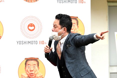 大きい声を出しているダイアン津田。