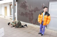 下ネタが楽しくないかまいたち山内（右）。