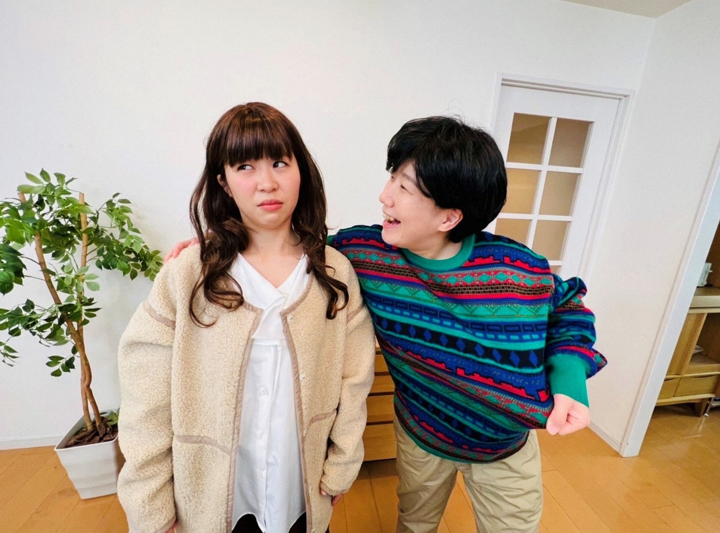 劇団ひとり・大沢あかね夫妻を演じるAマッソ。(c)TBS