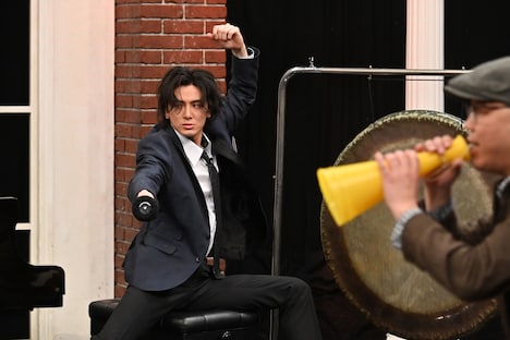 「藤井 風テレビ with シソンヌ・ヒコロヒー」のワンシーン。(c)テレビ朝日