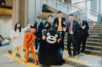 からし蓮根と餓鬼レンジャー。中央にいるのはくまモン。