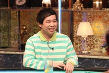 「人志松本の酒のツマミになる話」に出演する霜降り明星せいや。(c)フジテレビ