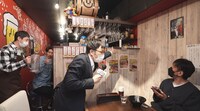 「商店街にナイスガイ！」のワンシーン。(c)読売テレビ