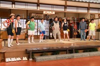 （左から）バナナマン、サンドウィッチマン、見取り図、ザ・マミィ。(c)TBS