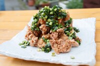 ニラだれをかけた栃木しゃもの唐揚げ。(c)日本テレビ