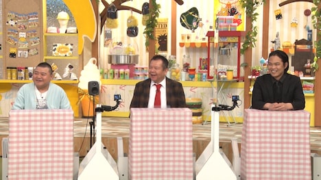 クイズ解答者の川畑泰史、今別府直之、入澤弘喜（左から）。