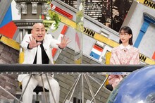 錦鯉・長谷川と森川葵。(c)フジテレビ