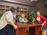 「なんでも探偵事務所」に出演する（左から）酒井藍、川畑泰史、すっちー。