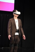 相方と対照的に落ち着いている見取り図リリー。