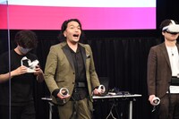 現実世界に戻ってきた見取り図・盛山（左）。