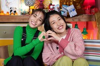 左から滝沢カレン、横澤夏子。(c)読売テレビ