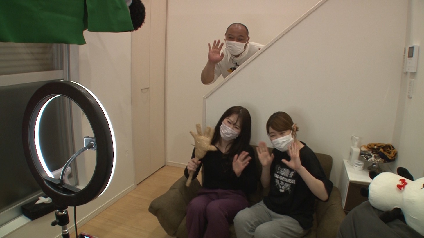 YouTuberを見つけたトム・ブラウンみちお。