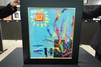 とろサーモン久保田が描き、100万円の値を付けた「解放の終戦」。