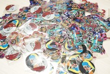 「とろサーモン久保田和靖個展『なぐりがき』」で販売されているステッカー。