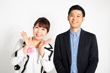 ハナイチゴ。左から、関谷、コンプライアンス小松崎。