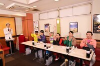 「餃子の王将」で展開される「人気メニューカウントダウン10回できたら100万円」のワンシーン。(c)関西テレビ