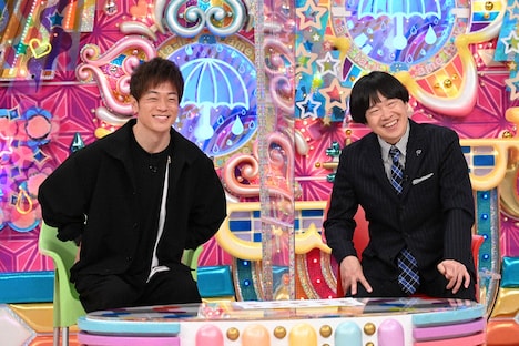 陣内智則と蛍原徹。(c)テレビ朝日