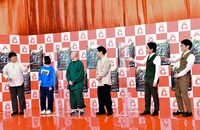 （左から）蛙亭、そいつどいつ、男性ブランコ。