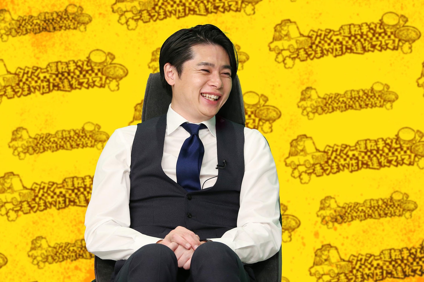 「タクシー運転手さん 一番うまい店に連れてって！」でMCを務める平成ノブシコブシ吉村。
