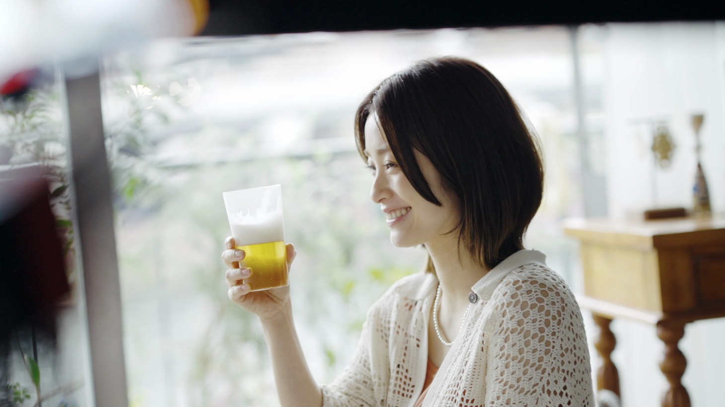 クリアアサヒのCM「クリアと、晴れよう。」編より。