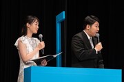 左から、司会を務めた八木麻紗子（テレビ朝日アナウンサー）と鳥山大介。
