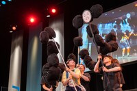 数珠ニッチェが登場。前説のいかちゃんも手伝い。