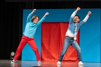 憧れのトンツカタン森本（右）と一緒にやりたいネタをやる永野（左）。