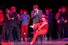 エンディングでは三四郎・相田が歌い、あぁ～しらきがセクシーなダンスを踊った。